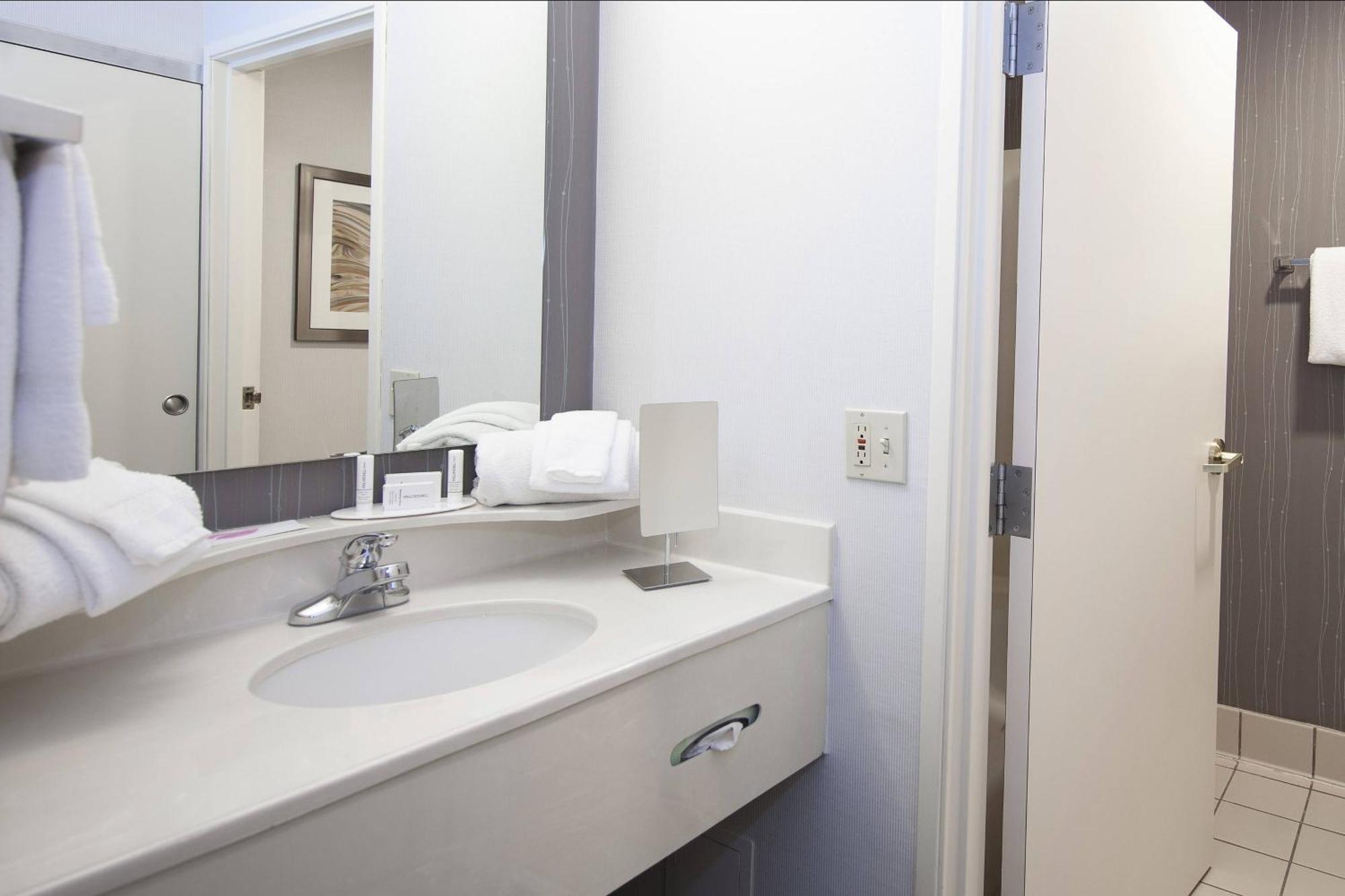 Courtyard By Marriott Valdosta Hotel Exterior foto