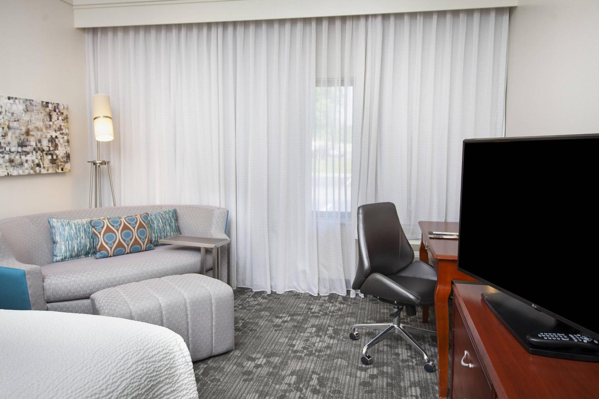 Courtyard By Marriott Valdosta Hotel Exterior foto